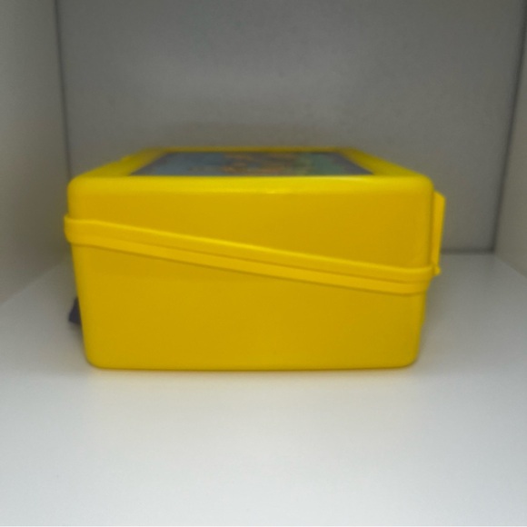 Disney Winnie the Pooh Yellow Plastic Lunchbox - Picture 8 of 12